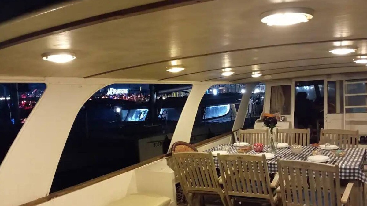 Ashkelon Boat Rental | RoyalSeaSuite Huge Suite on the Water