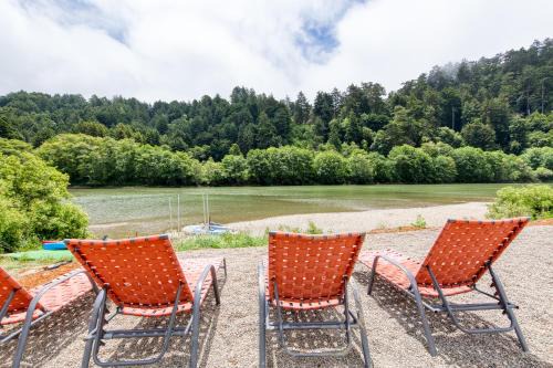 Duncans Mills House | RR Yacht Club-Private beach, Hot tub, Outdoor fun