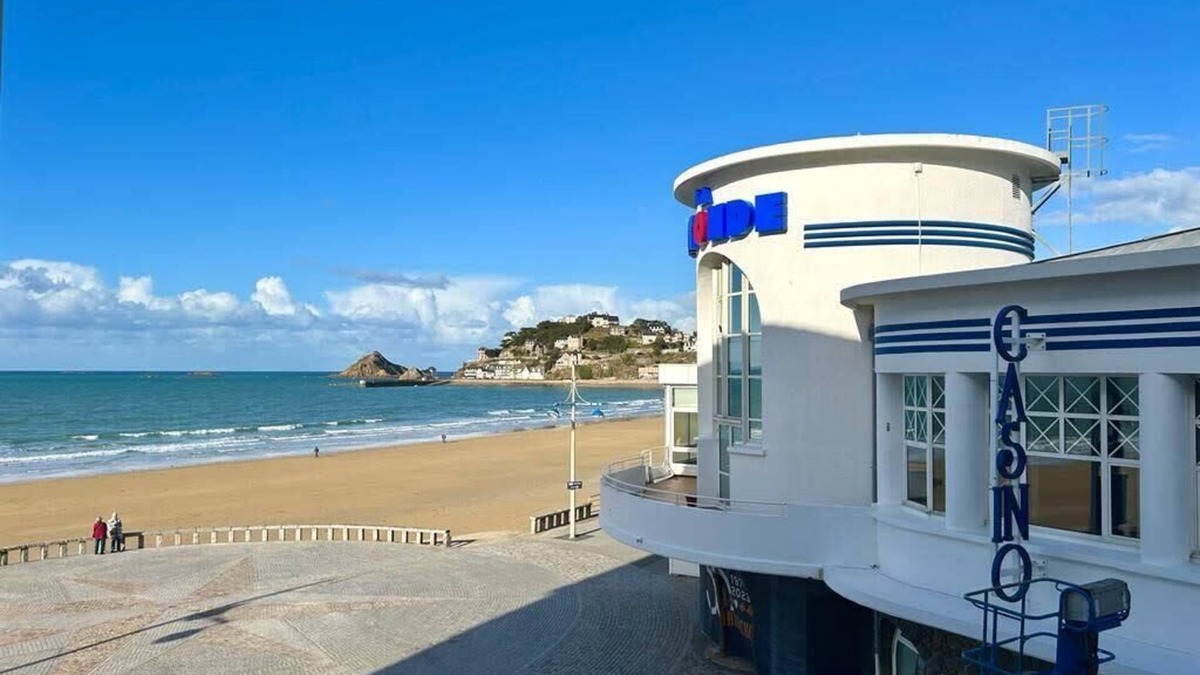Binic-Etables-sur-Mer Apartment | Rsidence Les Bain - 1 min from the beaches