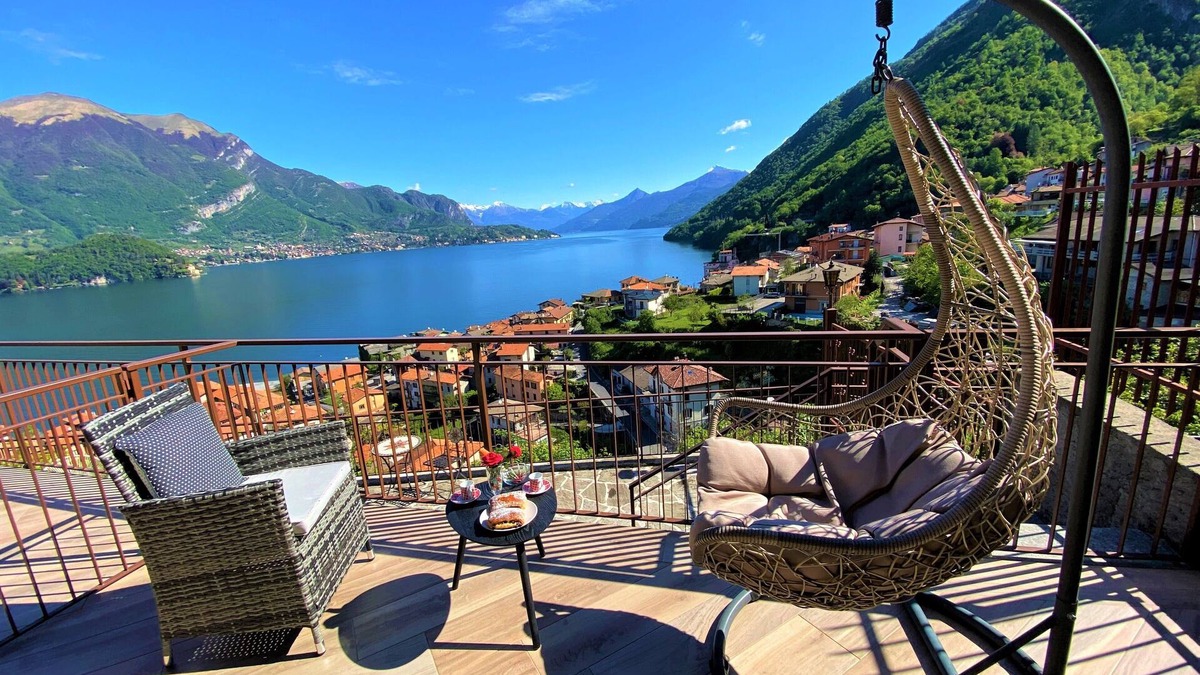 Lezzeno House | RUBINO NEW! NEAR BELLAGIO! BALCONY GARDEN, & STUNNING VIEW!