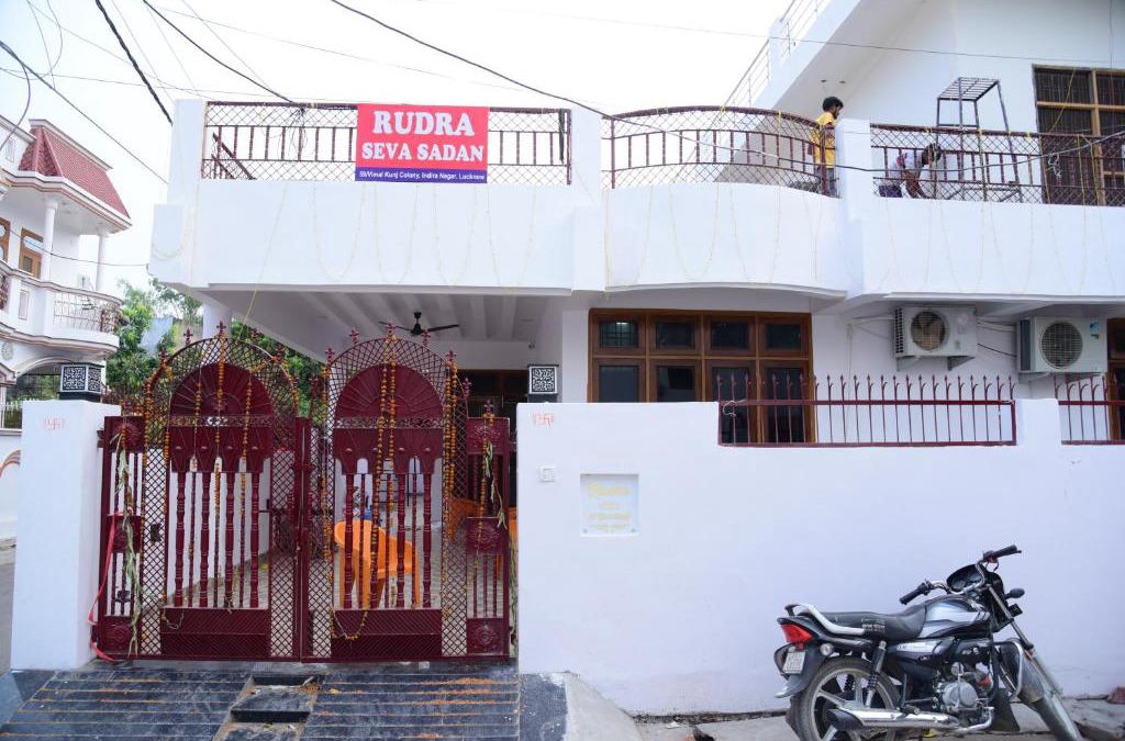 Indira Nagar Apartment | RUDRA VILLA GUEST HOUSE