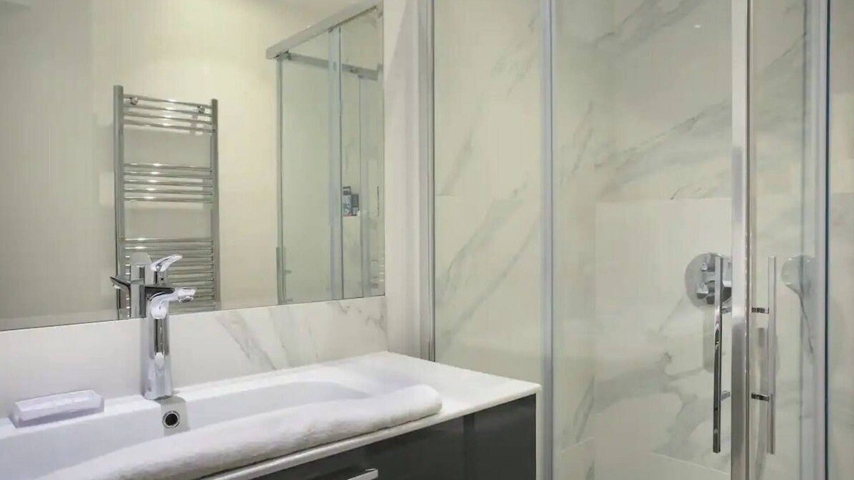 Archives Apartment | Rue Sainte Anastase - Marais 2 bedroom apartment