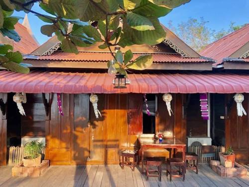 Bang Sare Resort | Ruenton Resort เรือนต้น รีสอร์ท