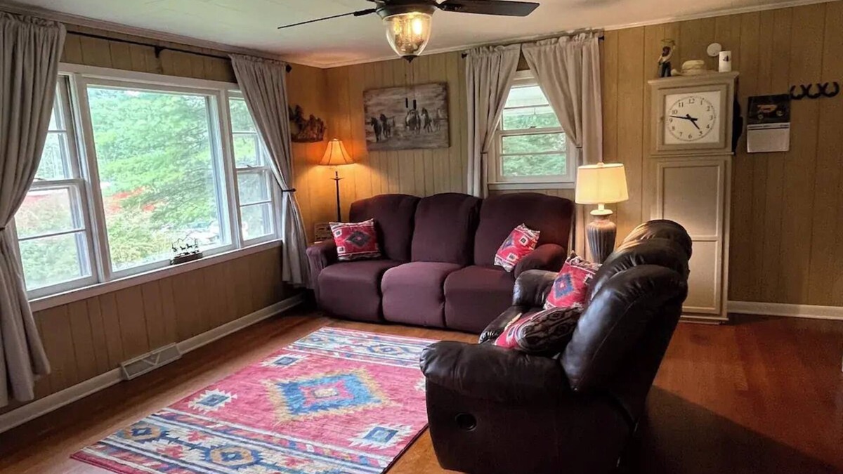 Wilson Creek House | Rugby Mountain House Unplugged