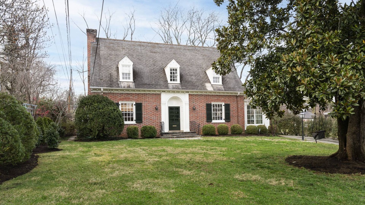 Venable House | Rugby Retreat | 3 bd, 2.5 ba | Heart of UVA Grounds