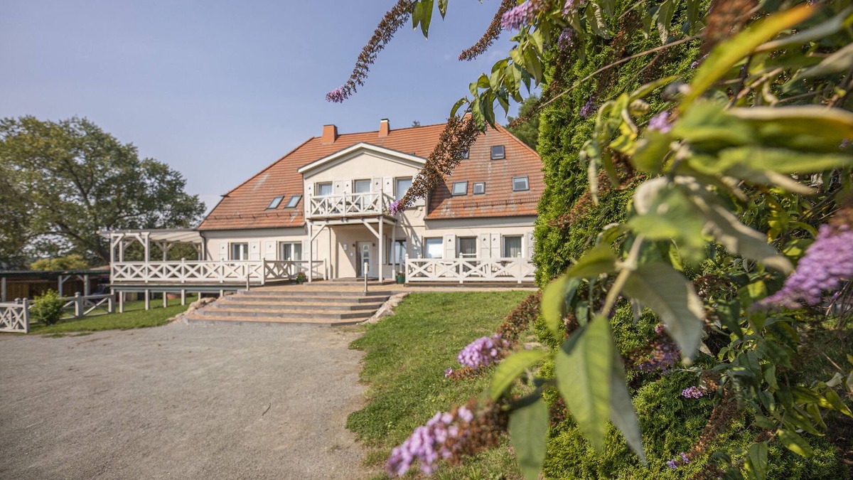 Bergen auf Ruegen Apartment | Ruhig und Idyllische Lage im Herzen der Insel Rügen - Gutshaus Silvitz Fewo 04