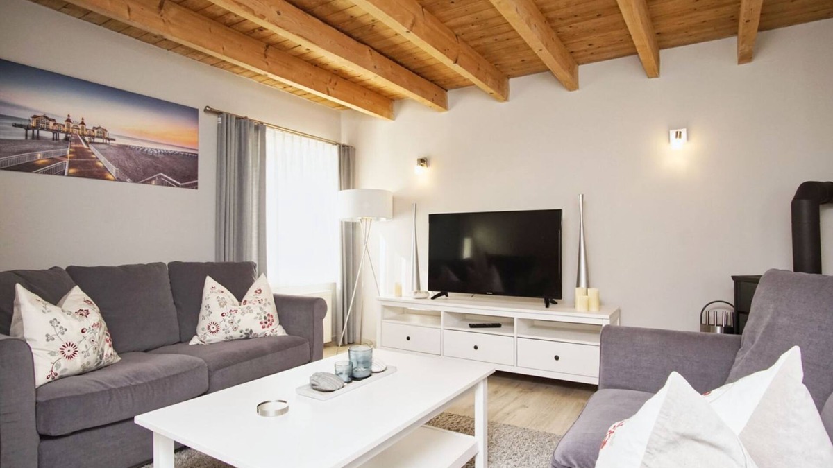 Bergen auf Ruegen Apartment | Ruhig und Idyllische Lage, Ahoi Erlebnisbad Gratis - Gutshaus Silvitz Fewo 04 - Gutshaus Silvitz