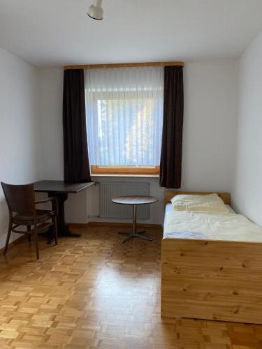 Koenigsbronn Apartment | Ruhige 4 Zimmer EG-Wohnung Z1