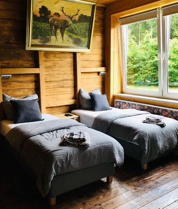 Lauscha Apartment | Ruhige Ferienwohnung direkt am Rennsteig