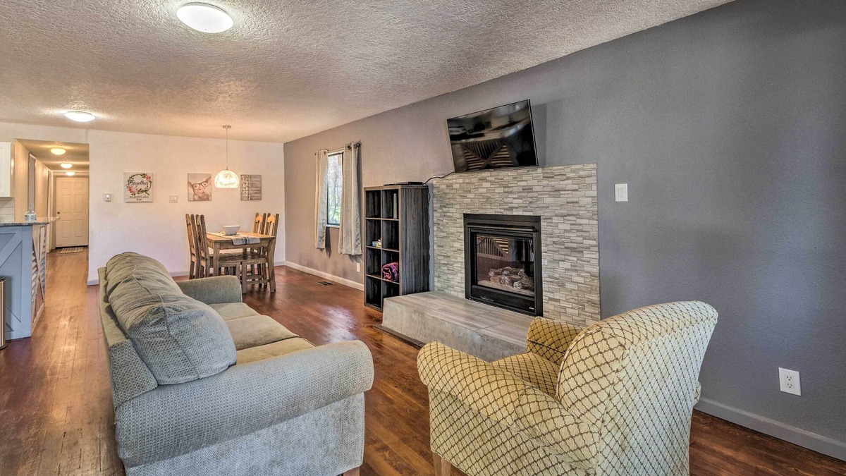 Ruidoso Cabin | Ruidoso Cabin - Walk to Midtown Dining & Shops!