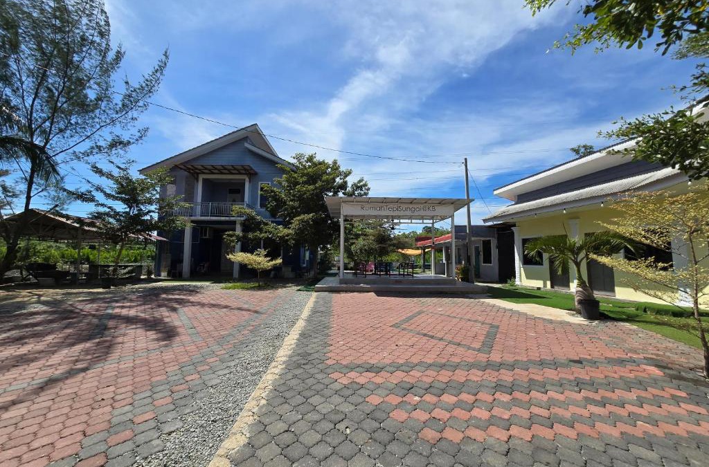 Kota Bharu Hotel | Rumah Tepi Sungai KB