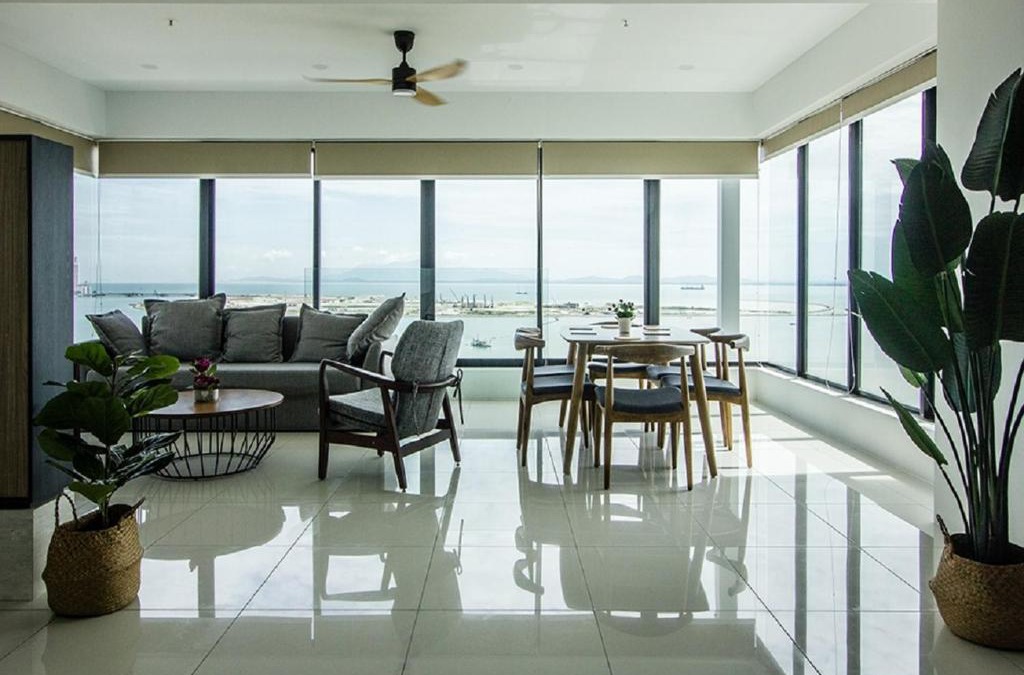 Downtown George Town Apartment | Rumahku Gurney with 270 degree Sea View
