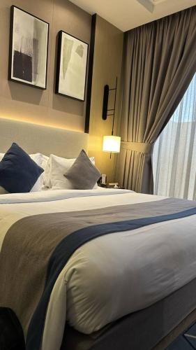 Ararat Hotel | Runway Rooms