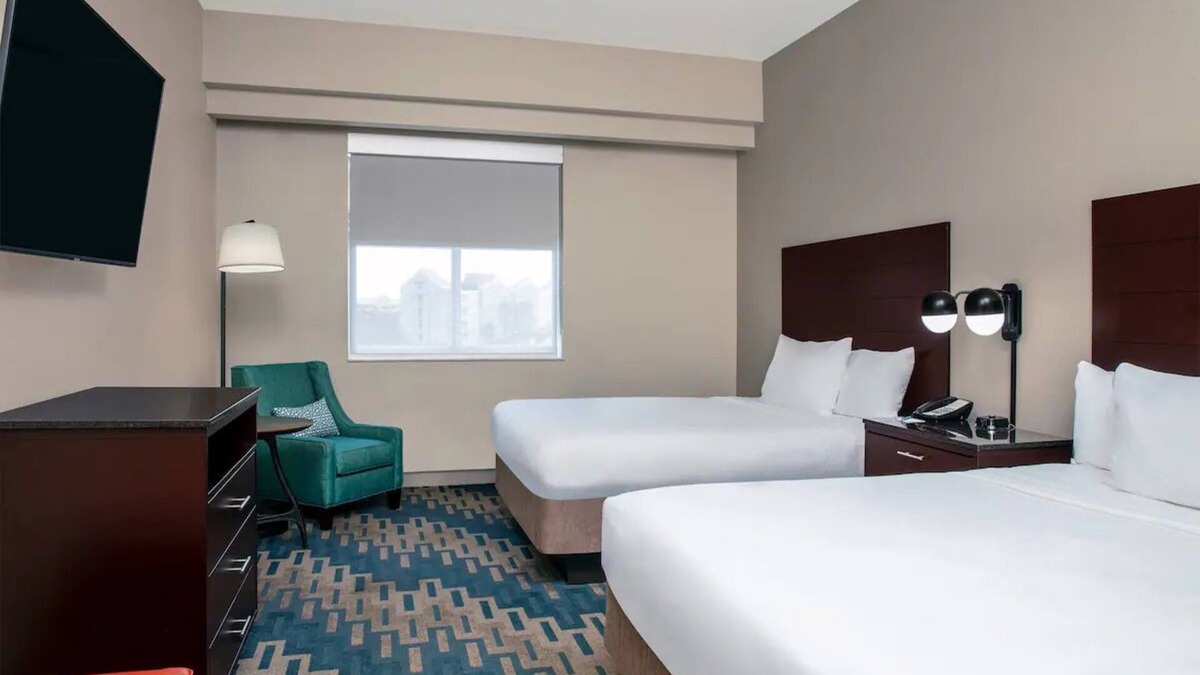 Dania Beach Hotel | Runway to Relaxation: Pool, FREE Airport Shuttle. Close to Hollywood Beach