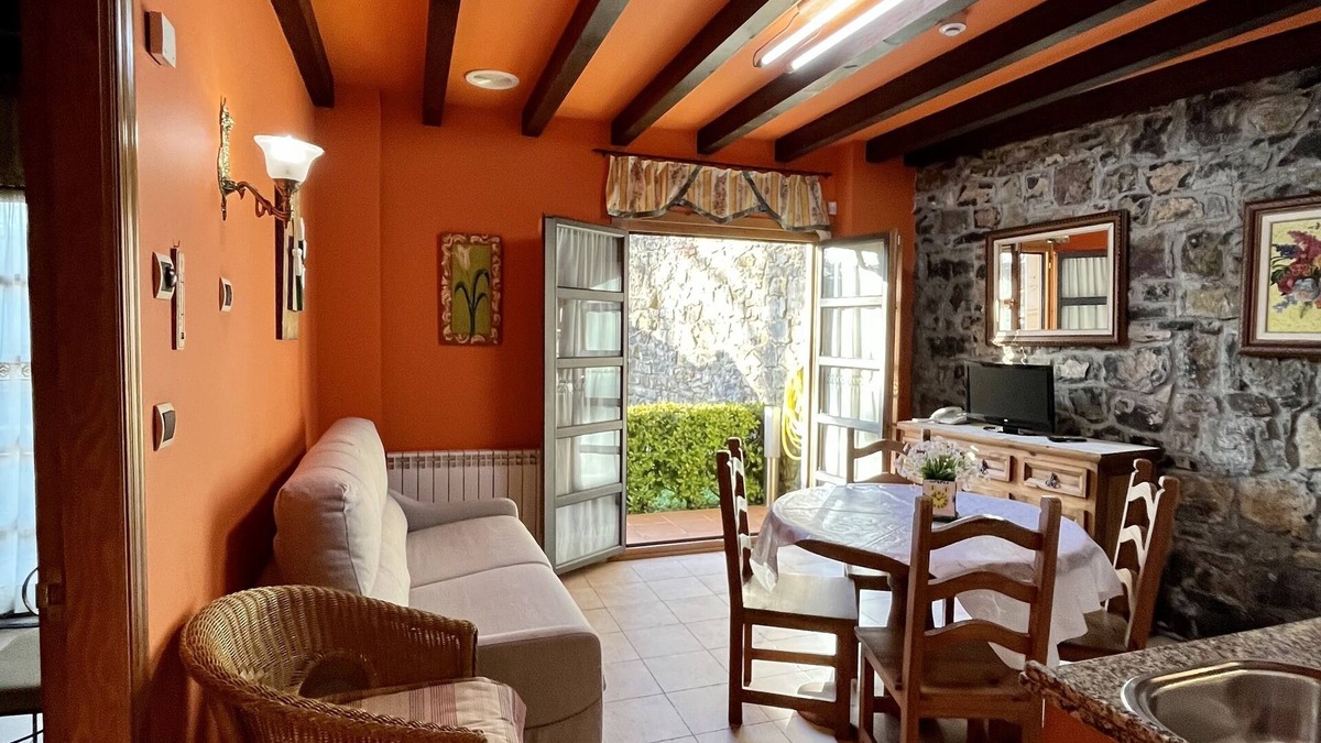 Villaviciosa Apartment | Rural apartment Aptos. turísticos Paseo de la Alameda for 2 people