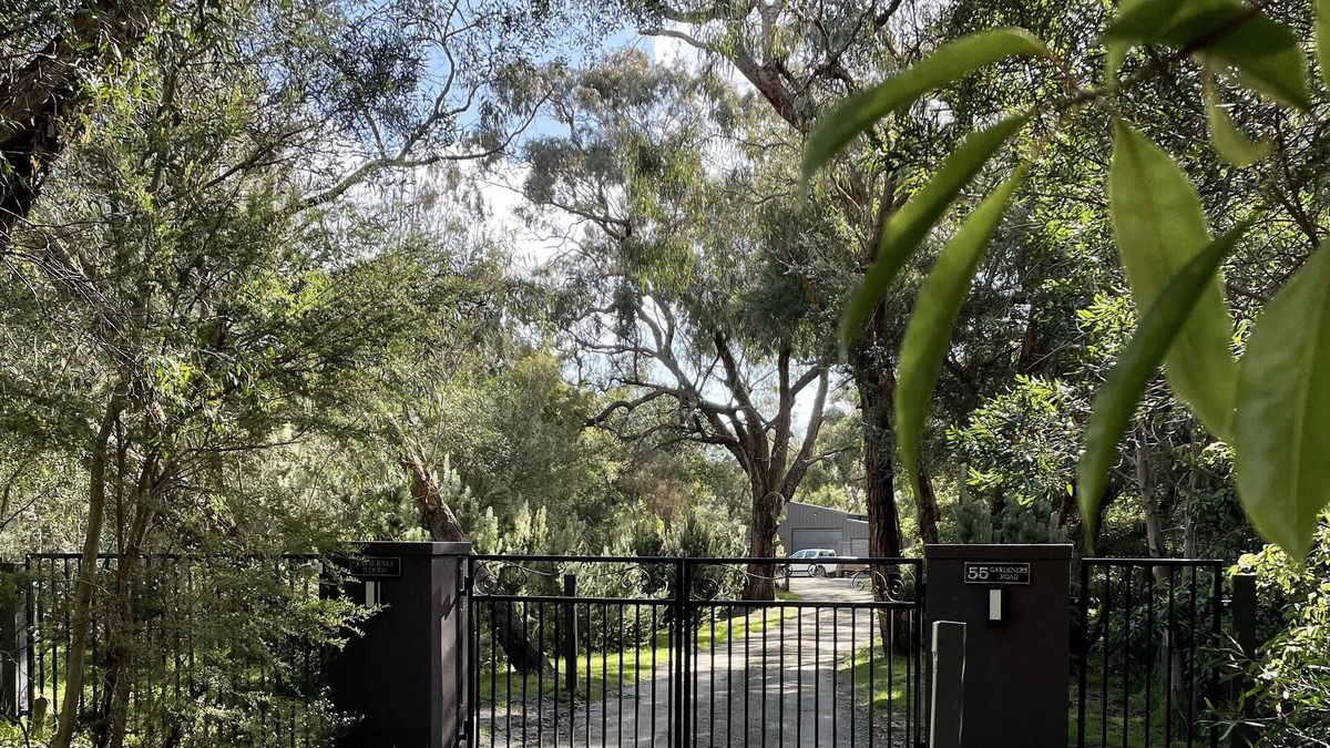 Langwarrin South House | Rural Bush Retreat - 10 min from Beach - Gateway to the Mornington Peninsuala