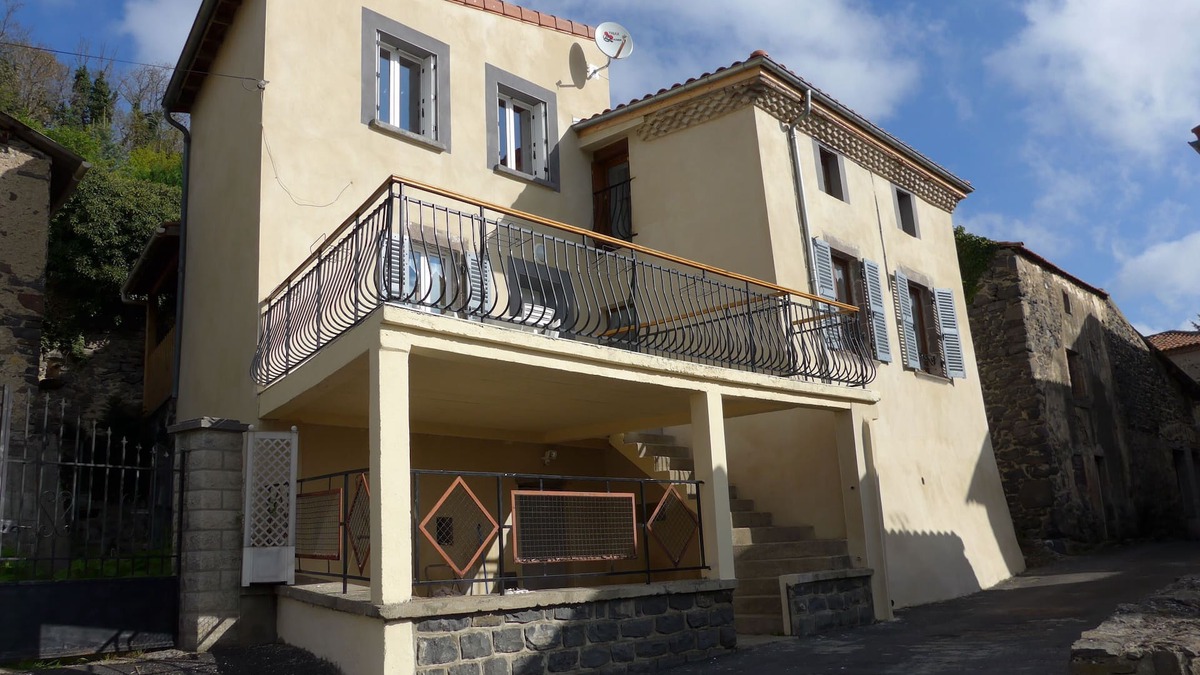 Tourzel-Ronzieres House | Rural cottage in Auvergne