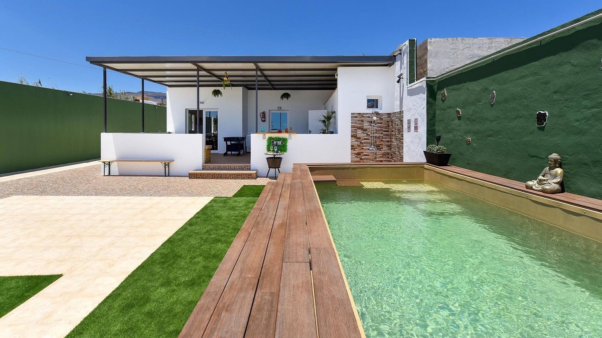 Ingenio House | Rural holiday home for families and groups with a beautiful private pool