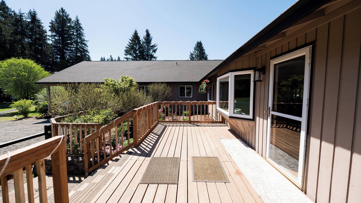 Oregon City House | Rural home near McIver Park, Oregon City, Lake Oswego, West Linn & Portland