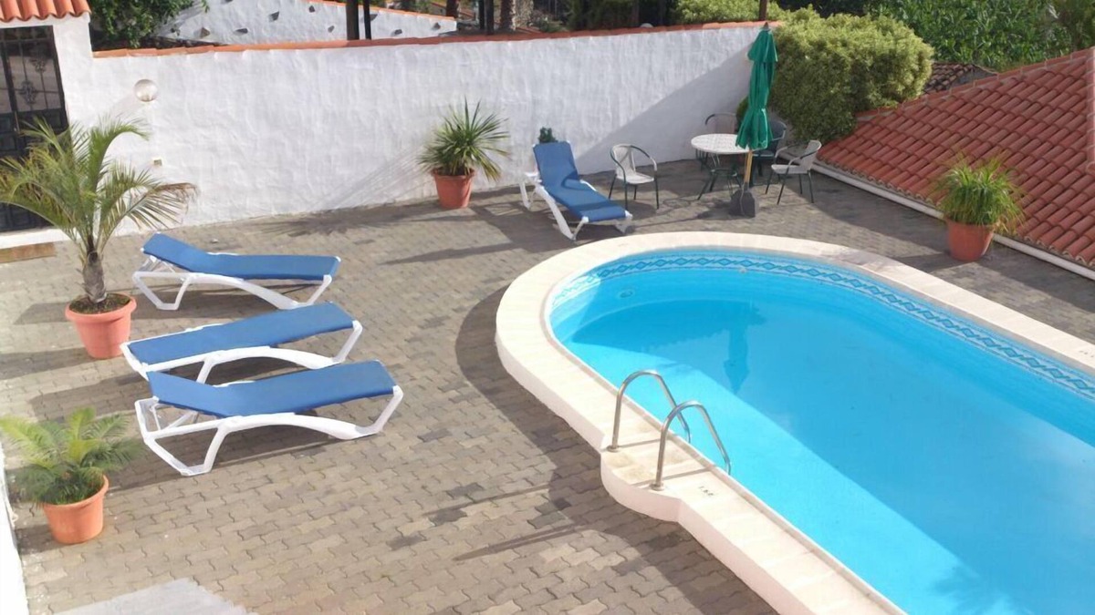 Los Llanos de Aridane Cottage | Rural house with private pool Los Pedregales