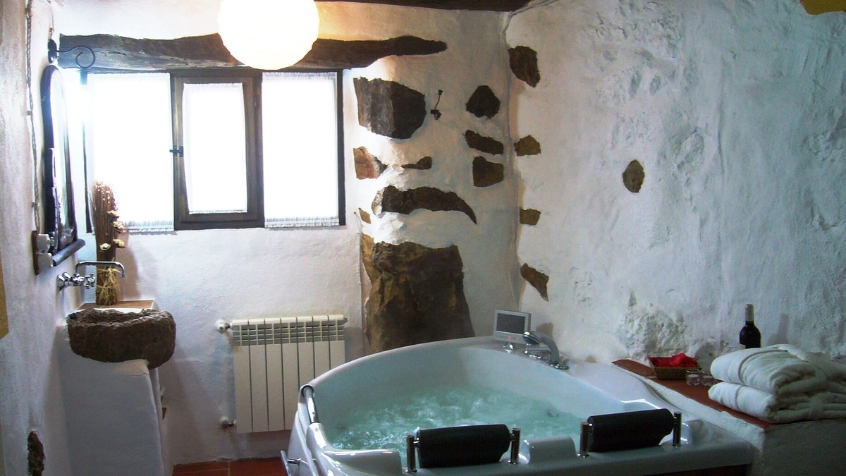 La Torre d'En Besora Cottage | Rural house for family stays