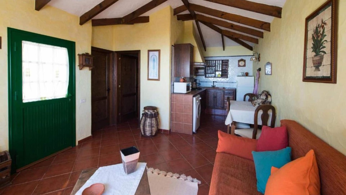 Isora Cottage | Rural House with Beautiful Views in El Hierro