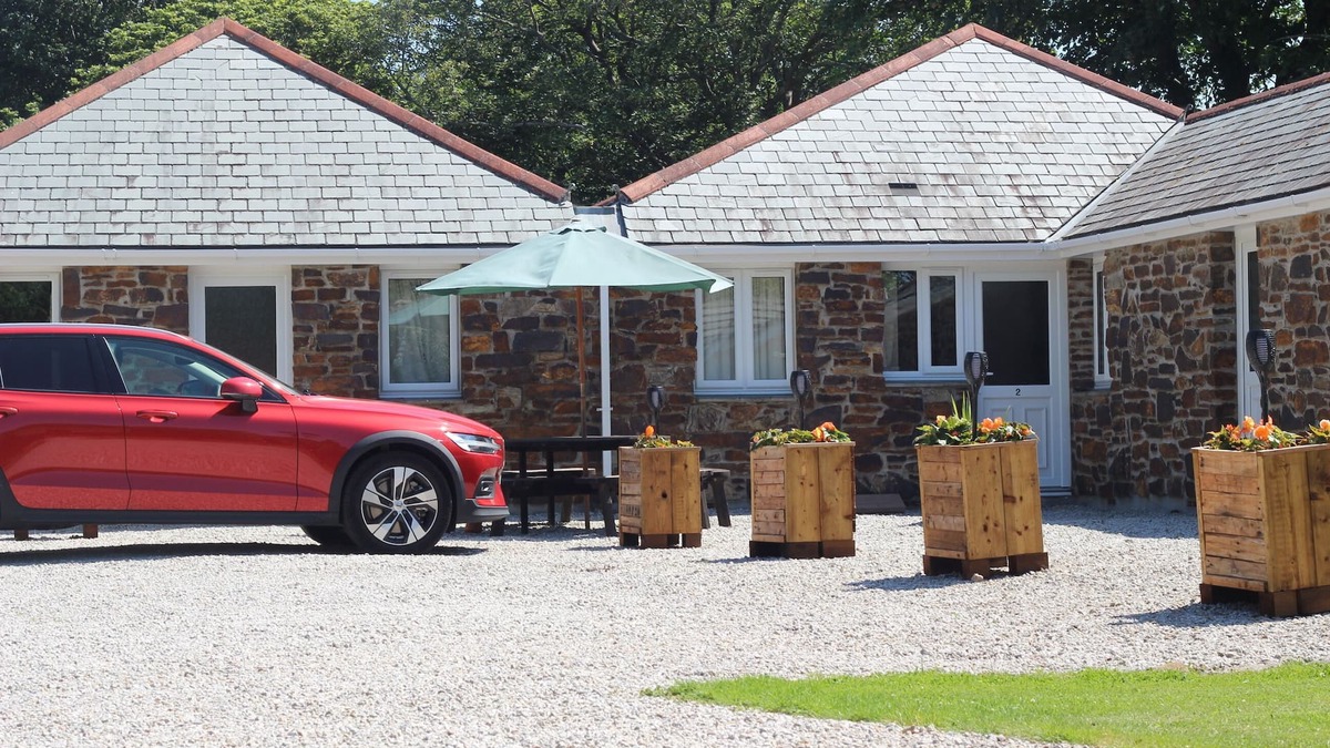 Redruth House | Rural, relaxing accommodation with tranquil scenery