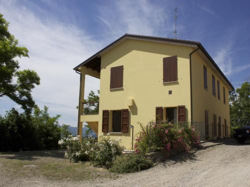 Casalfiumanese Apartment | Rural Retreat in Sassoleone