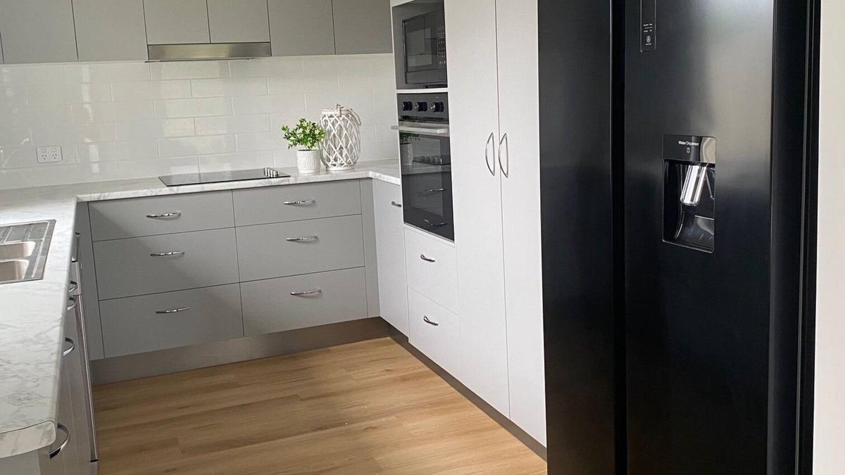 Gumlow House | Rural Setting - Close to shops, Townsville Hospital and Riverway