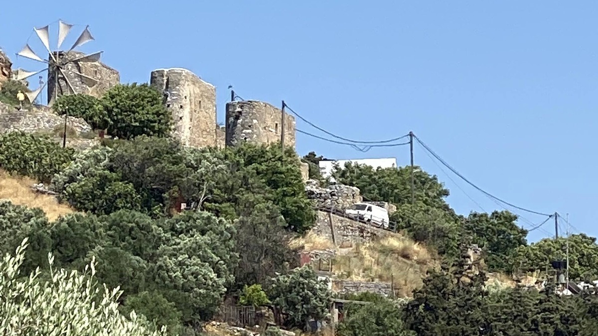 Kounelion House | Rural village retreat with spectacular mountain views near the National road