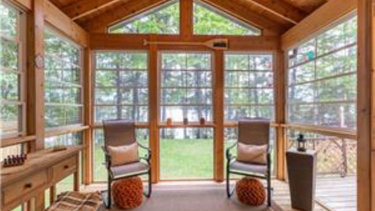 Algonquin Highlands Cottage | Rustic and Spacious Lakefront Oasis. Sleeps 10, Endless fun!