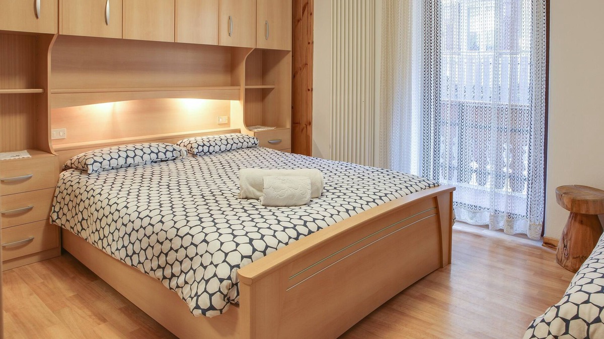 Moena Apartment | Rustic Apartment Casa March 1 with Wi-Fi, Balcony, Garden & Mountain View
