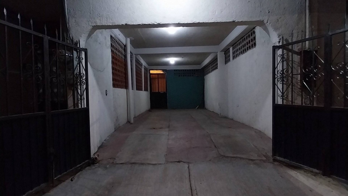 La Paz Apartment | Rustic apartment with parking
