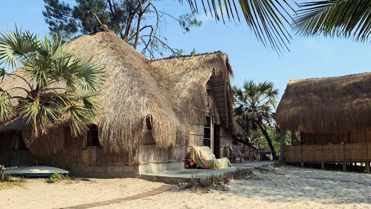 Mozambique Cottage | RUSTIC BEACH COTTAGE