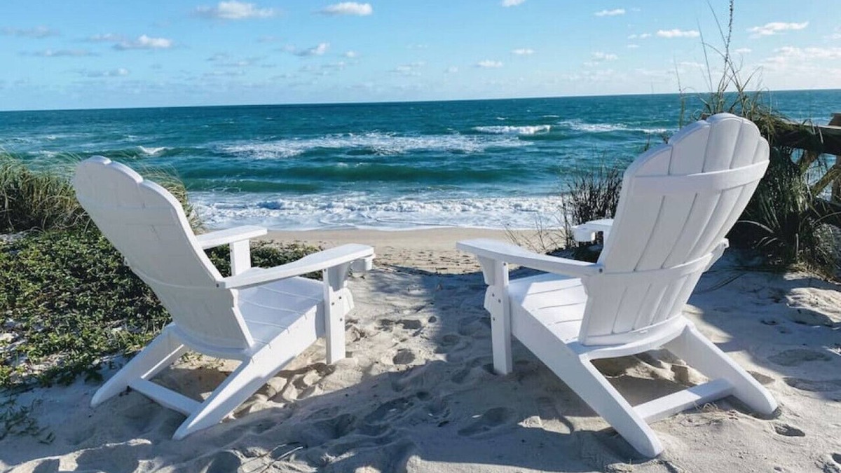Floridana Beach House | Rustic Beach Front Home - 6 Bedrooms - Private Beach Access - Large Groups