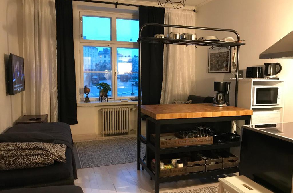 Kallio Apartment | Rustic black and white studio