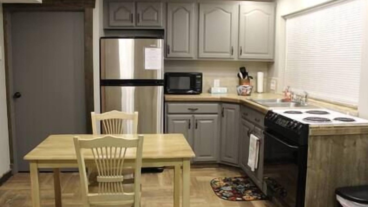 Uintah House | Rustic & Bright 1 Bed Apt.