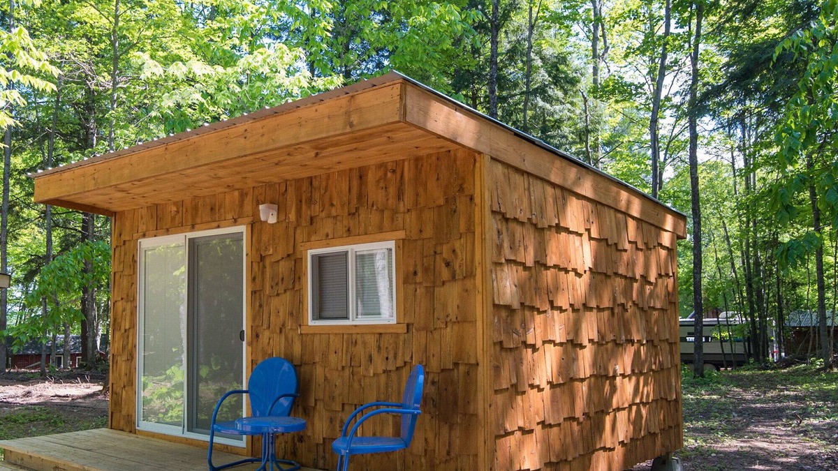 Au Train House | Rustic bungalow located in a campground