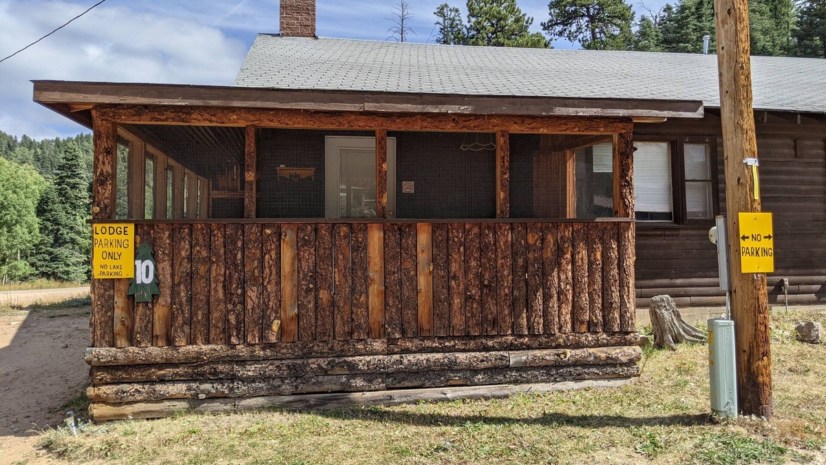Rye Cabin | Rustic Cabin #10 next to Lake Isabel - cozy family cabin with fireplace!