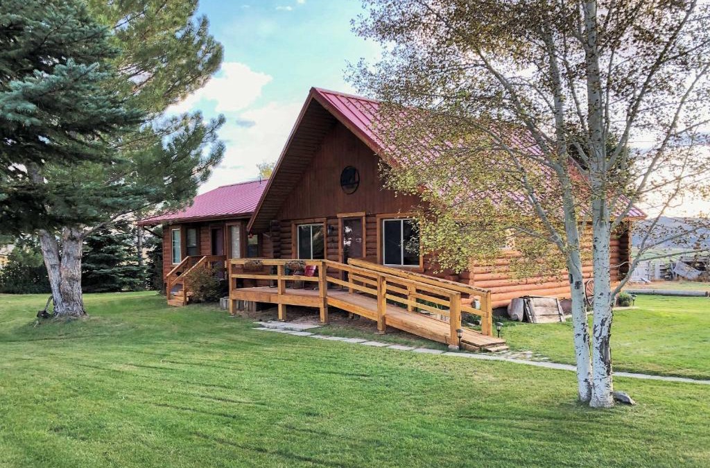 Lyman House | Rustic Cabin 20 Mins to Capitol Reef Natl Park!