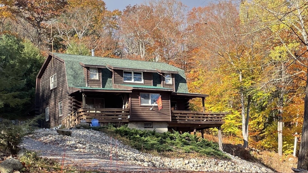 Lake Luzerne Cabin | Rustic Cabin in Lake Luzerne - Smith Mtn House