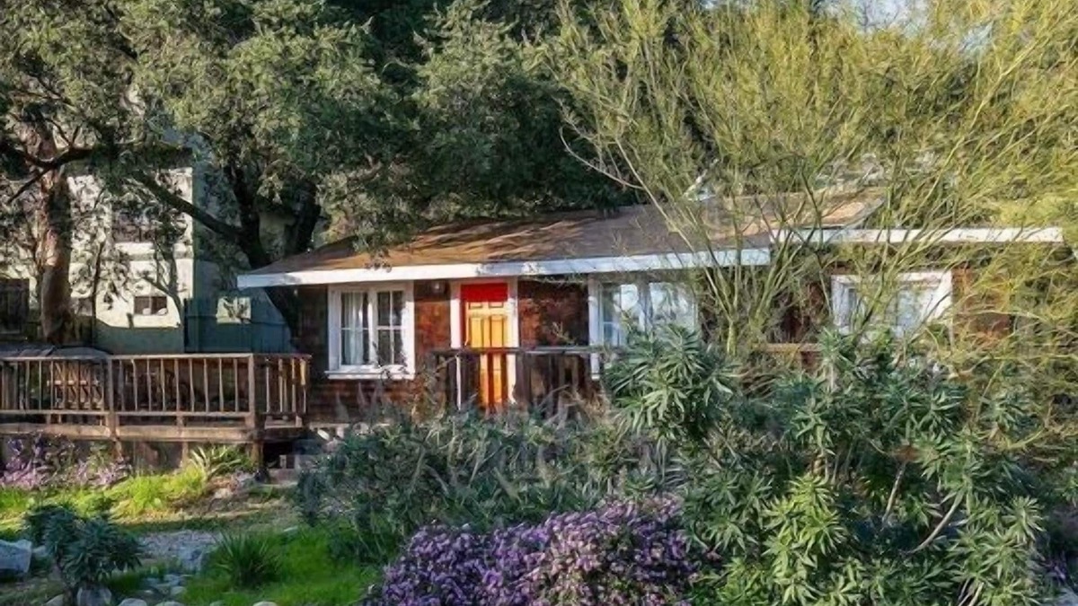 Sierra Madre Cottage | Rustic Canyon retreat