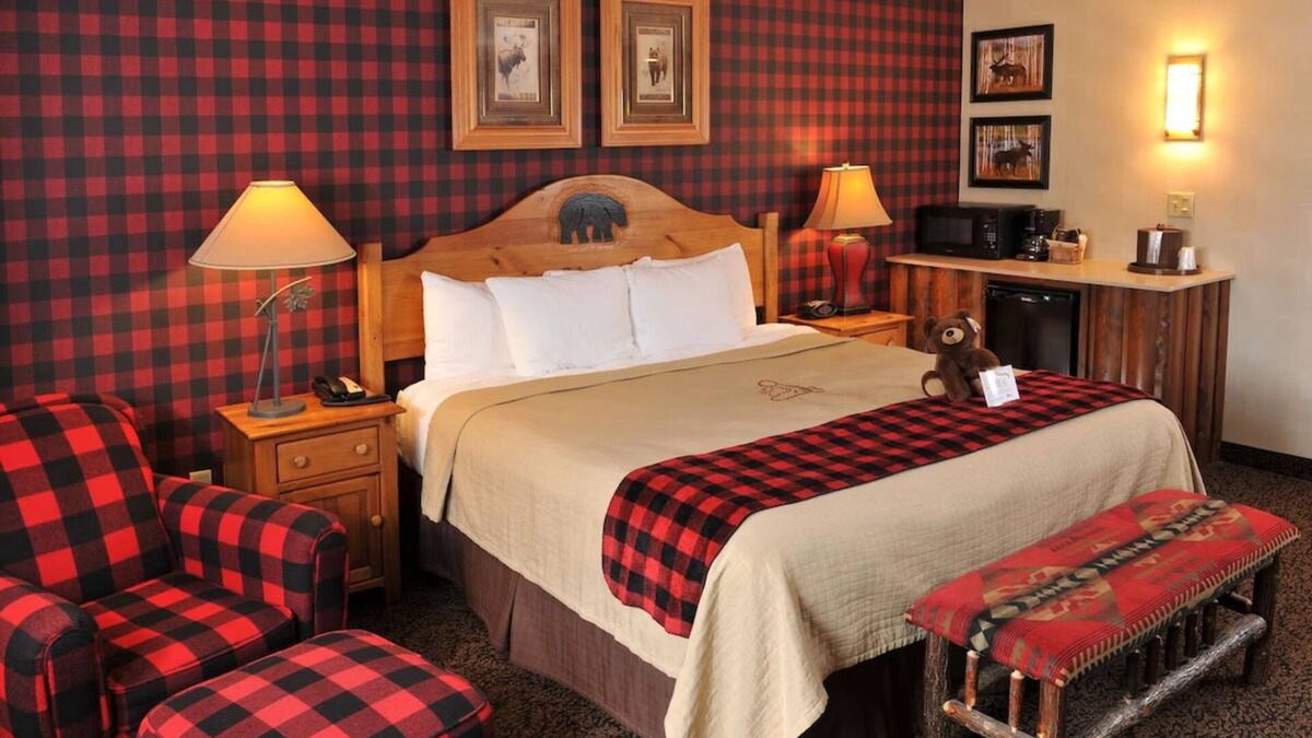 St. Joseph Hotel | Rustic Charm Meets Modern Comfort near Pony Express Museum
