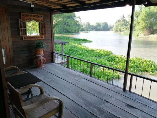 Doem Bang Ski Chalet | Rustic Charm Suphan