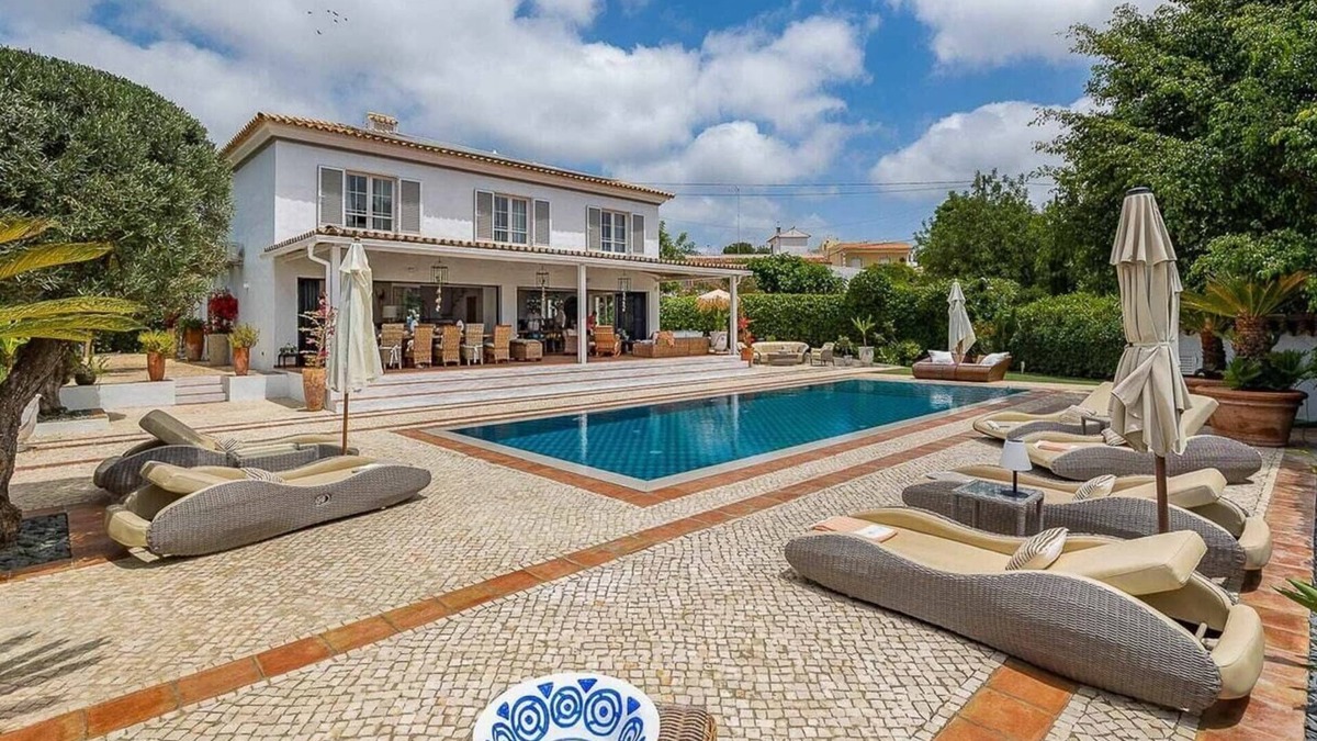 Cerro do Mocho Villa | Rustic-Chic Algarve Rental Home Family Style Bliss