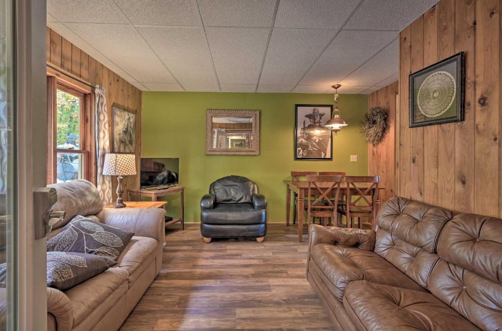 Huntingdon House | Rustic Clint Eastwood Ranch Apt by Raystown Lake
