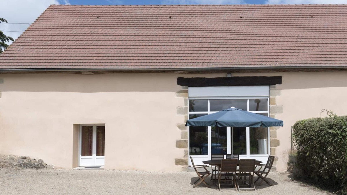 Cressanges Cottage | Rustic cottage in Cressanges with pool and Wi-Fi