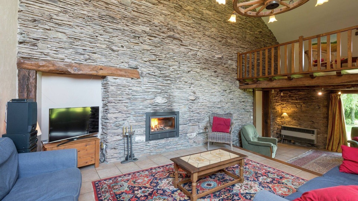 Lierneux Cottage | Rustic Cottage in Jevigné