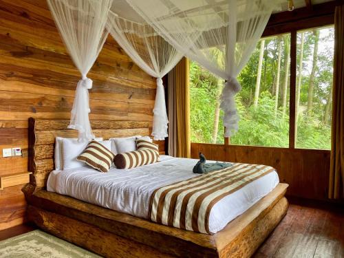 Ella Villa | Rustic Cottage
