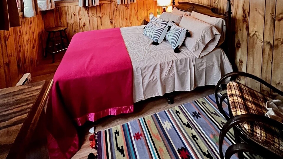 White Lake Cottage | Rustic & Cozy little cabin in the whimsical hamlet of Smallwood